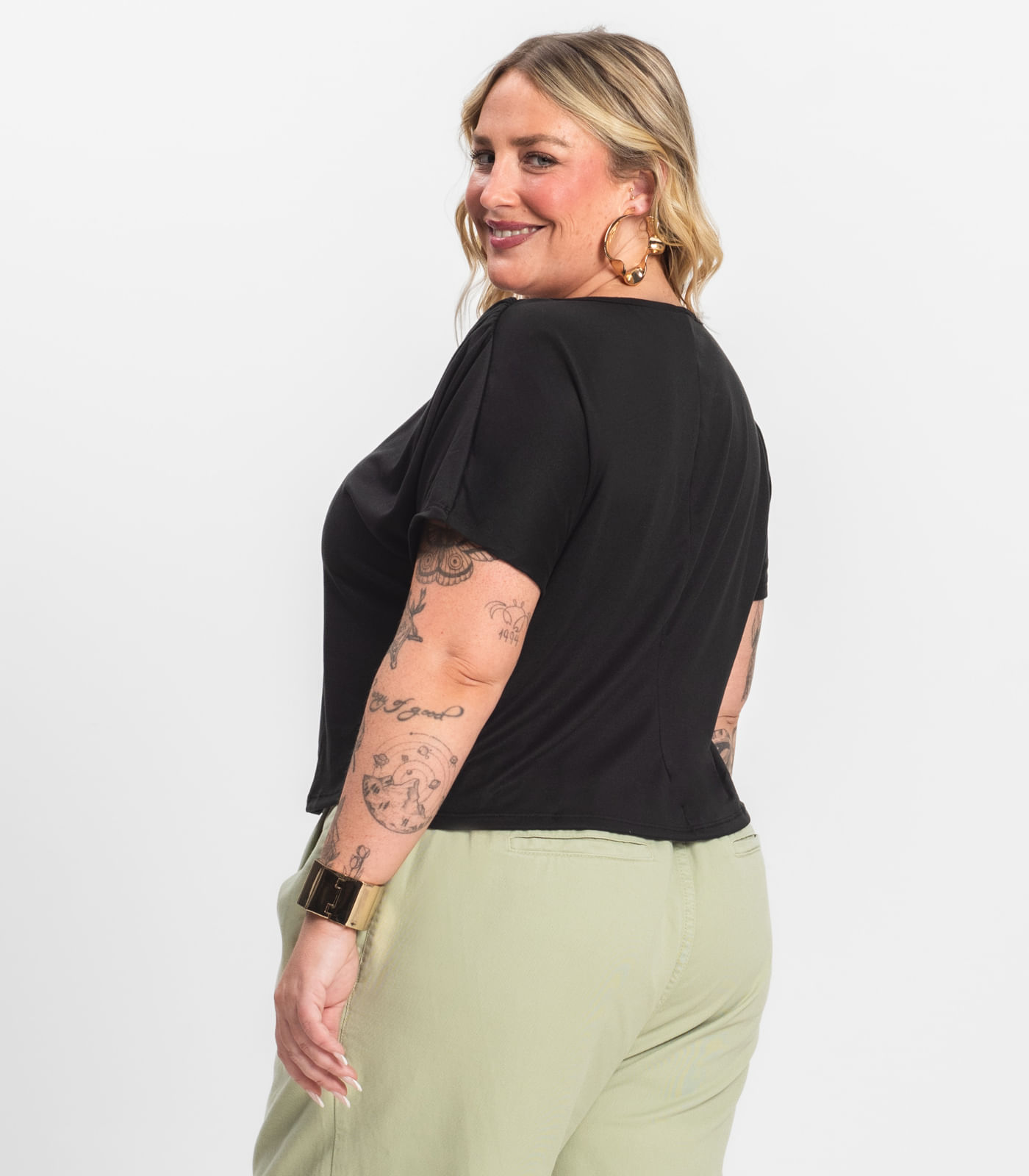 Blusa Lisa Plus Infinita Cor Preto - Imagem 21