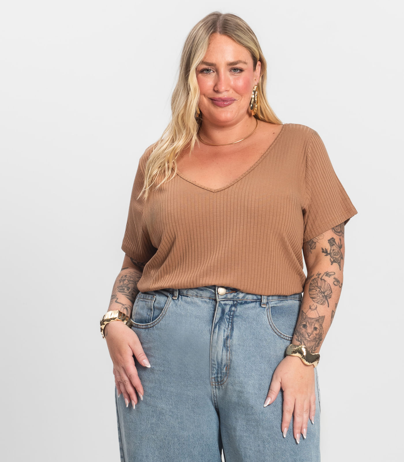 Blusa Feminina Plus Size da Infinita Cor Bege - Imagem 13