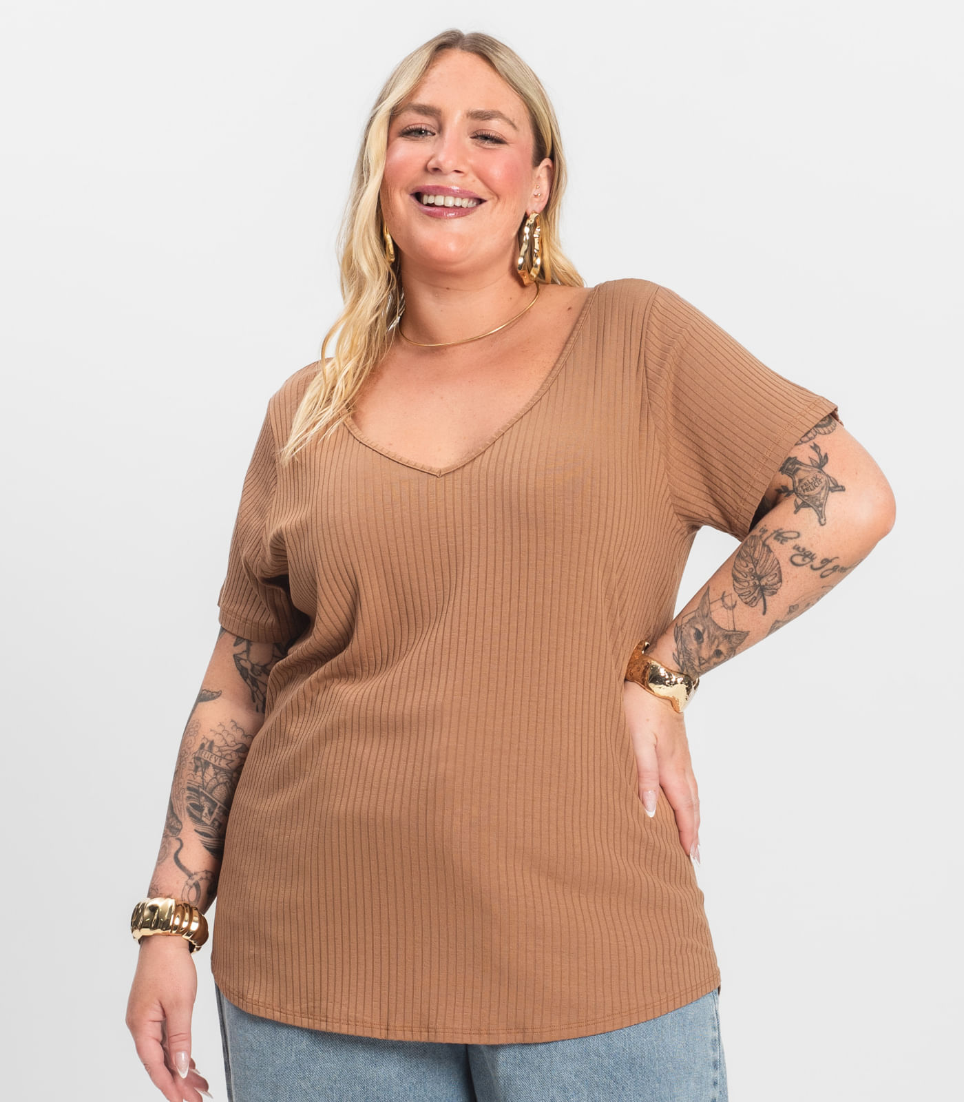 Blusa Feminina Plus Size da Infinita Cor Bege - Imagem 20
