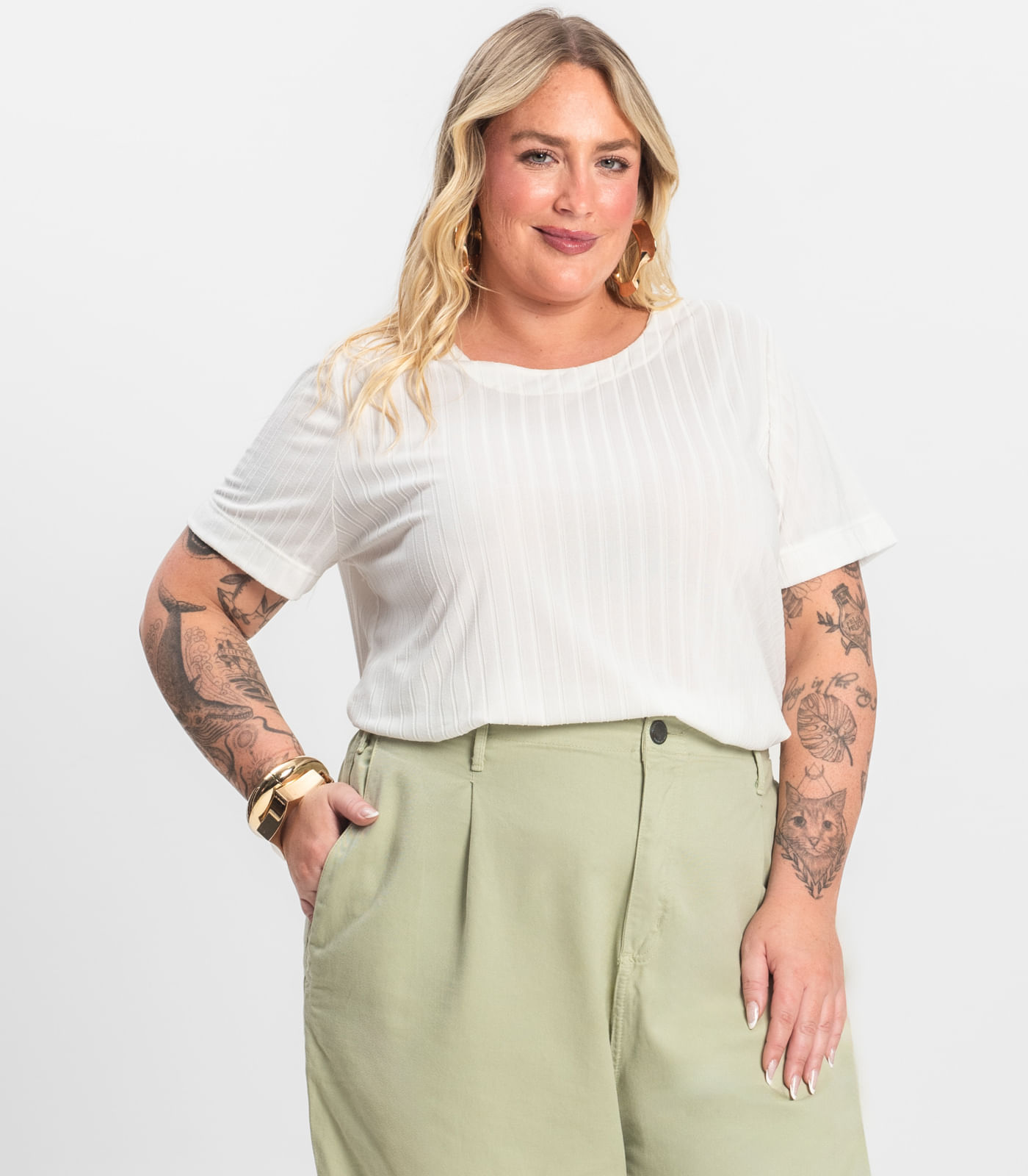 Blusa Malha Delicate Plus Infinita Cor Bege