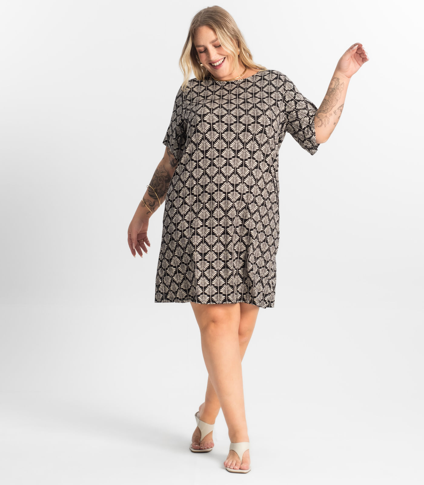 Vestido Estampado Plus Size Secret Glam Preto - Imagem 4
