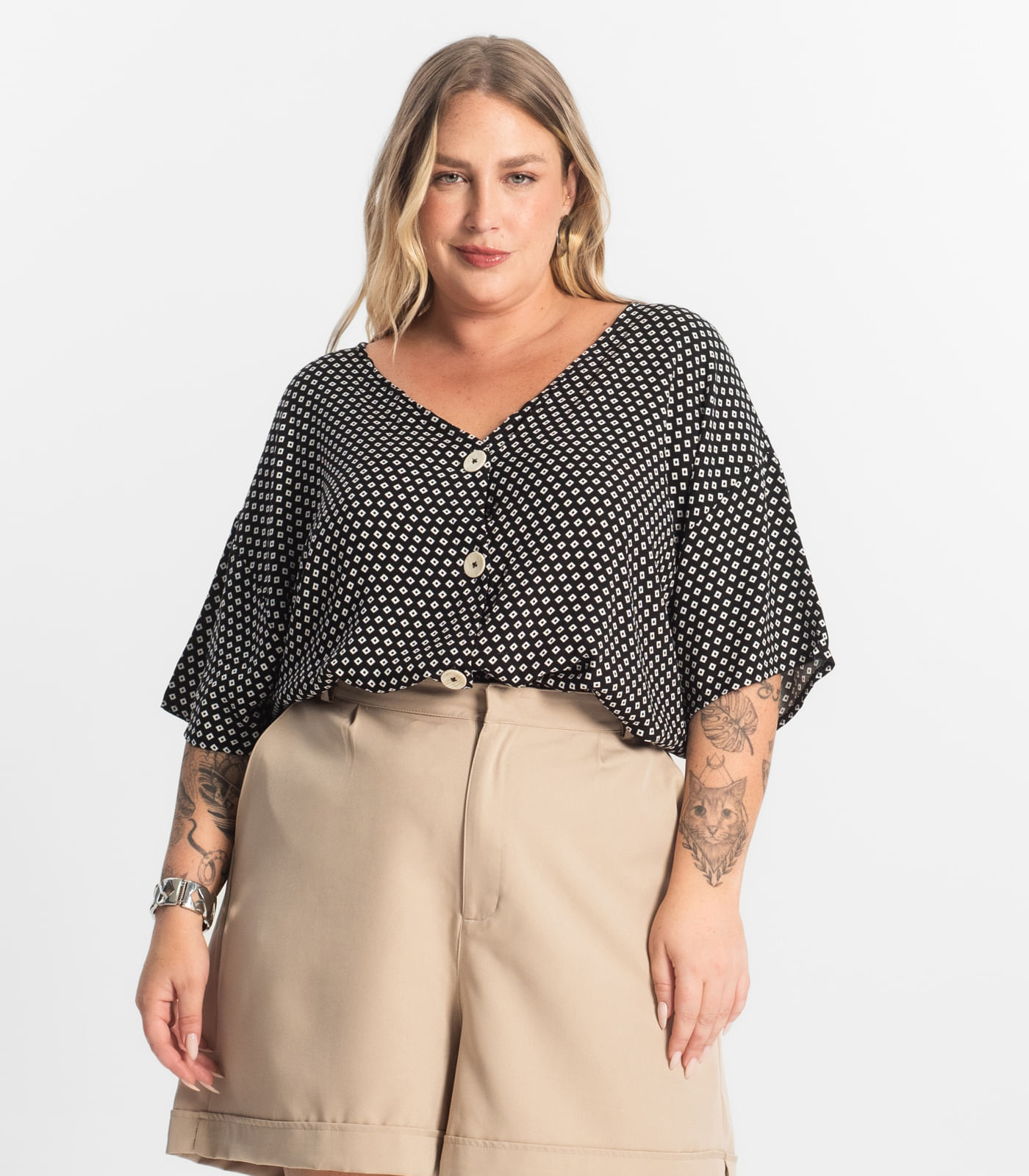 Camisa Feminina Plus Size Estampada Secret Glam Preto - Imagem 15