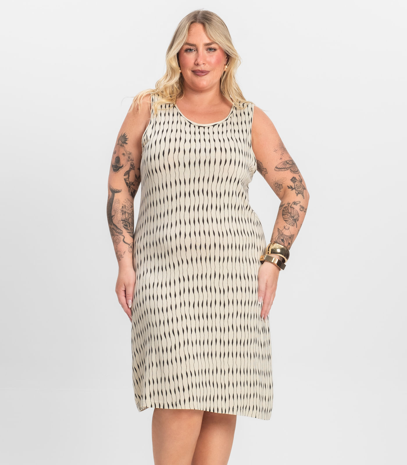 Vestido Plus Size Estampado Infinita Cor Bege