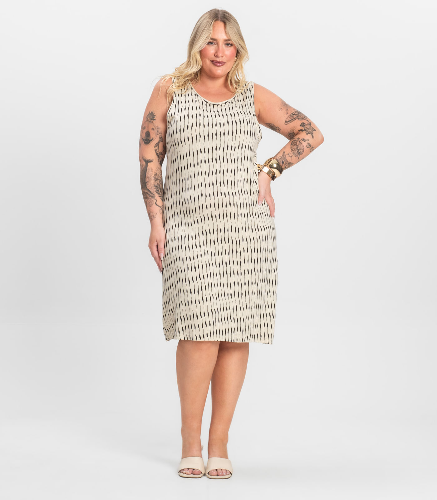 Vestido Plus Size Estampado Infinita Cor Bege - Imagem 4