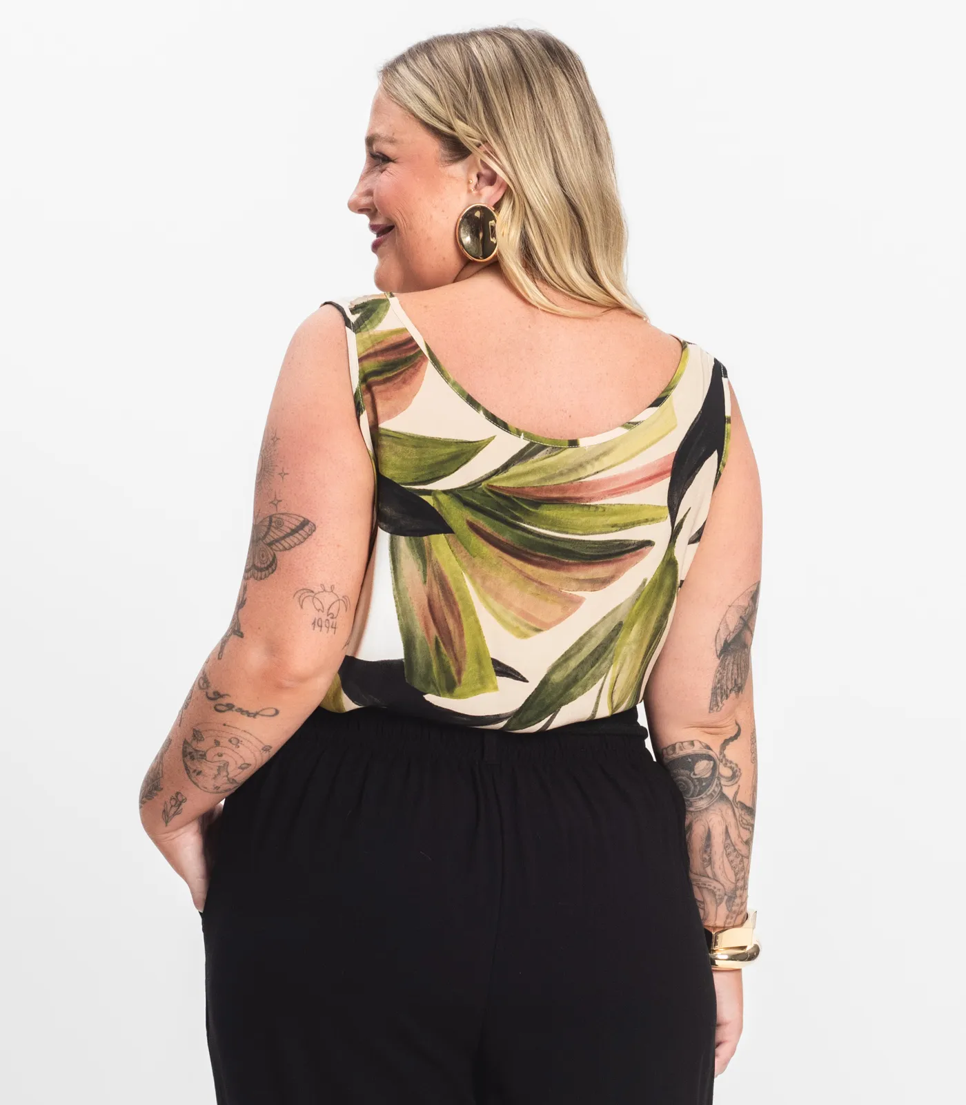 Regata Feminina Plus Size em Viscose Secret Glam Verde - Imagem 3