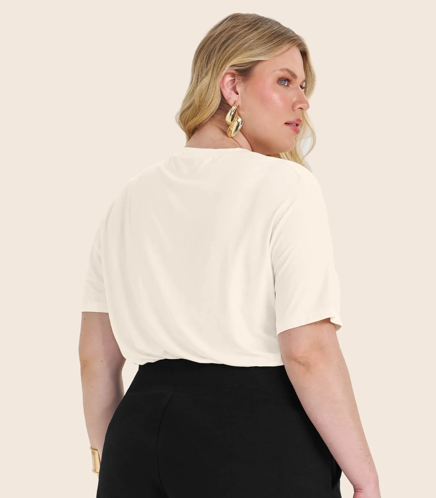 Camisa Manga Curta Plus Size Secret Glam Bege - Imagem 13