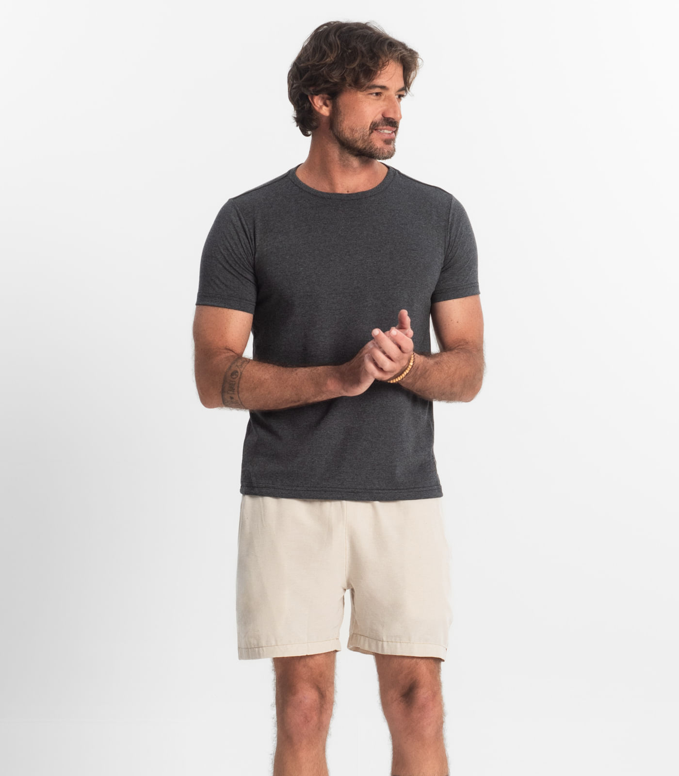 Bermuda Masculina Sarja Elástico E Bolsos Shift Bege